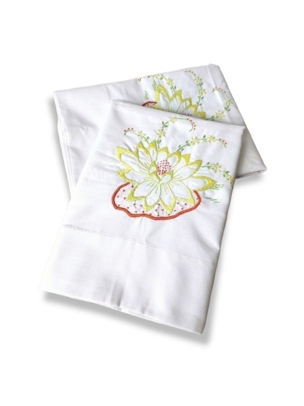 𝅺Pair Vintage Wabasso Embroidered Pillowcases